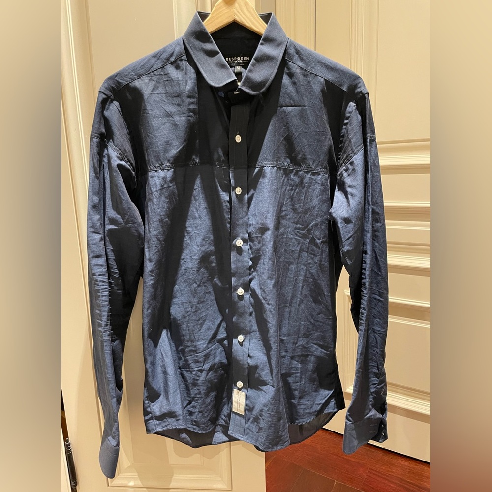 Bespoken Two Tone Navy Button Down Shirt. Size: M.